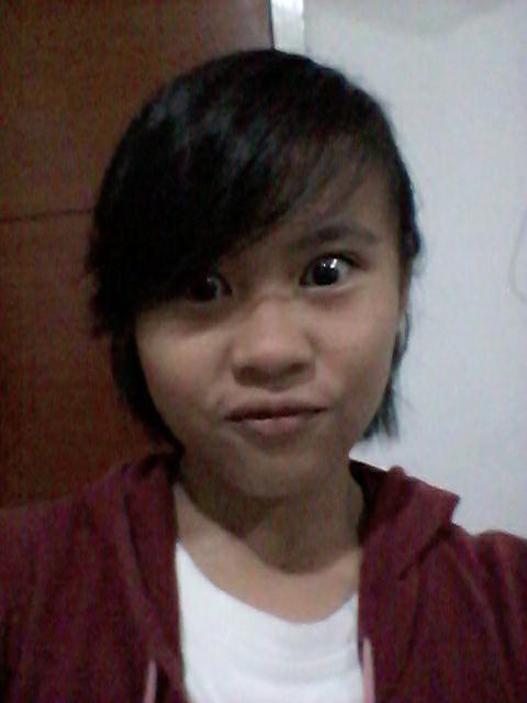 Fambar_s's tweet photo. Ciee selfie di rumah markojah http://t.co/Wu4g4W2QBj