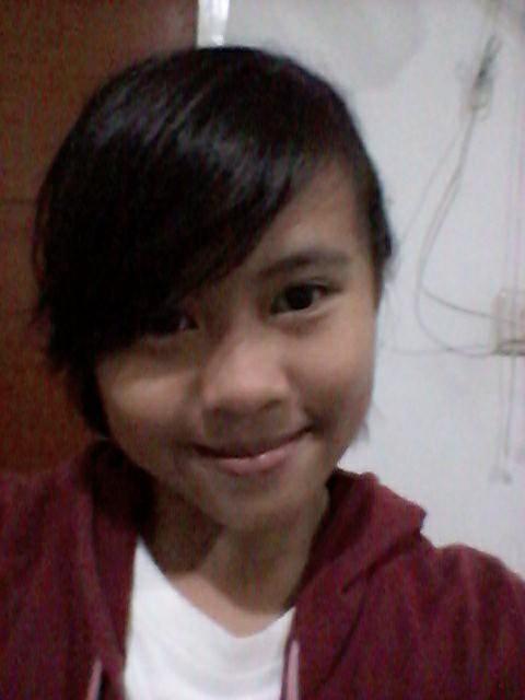 Fambar_s's tweet photo. Ciee selfie di rumah markojah http://t.co/Wu4g4W2QBj