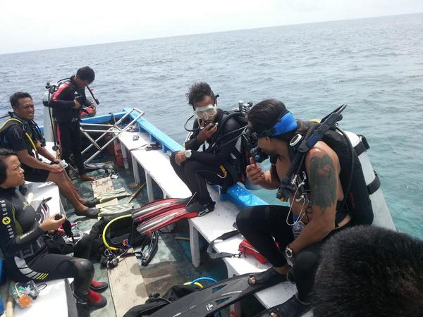 Same spot, outer pinnacle, pulau #hoga, #wakatobi <a href="/letsgoantv/">LetsGoantv</a> <a href="/paulbatuna/">Paul Batuna</a> &amp; <a href="/fishGOD/">Pecos Tafeltennis</a>