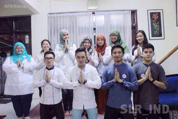 SLR_IND's tweet photo. Kami segenap team #bukber5Romeo mengucapkan 'Selamat Hari Raya Idul Fitri 1435 H' 
Mohon maaf lahir dan batin☺️🙏 http://t.co/hODgp6ckFj