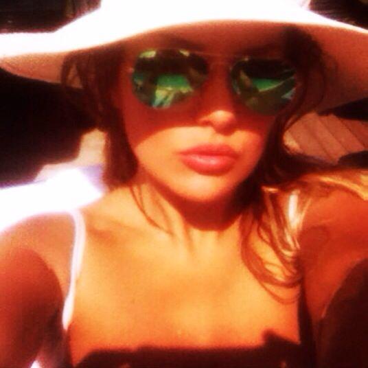 Havuz keyfi misss ! 💞 ☺️instgram:fndgvn