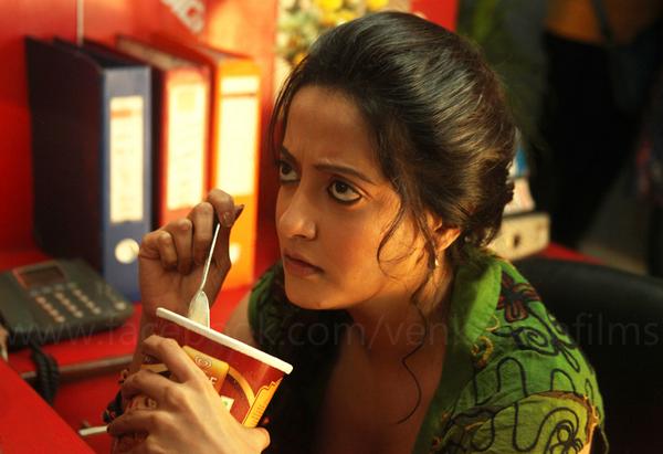 'Ranjana' khete khub bhalobashe!! Khujche ekta #RogaHowarShohojUpay! @raimasen