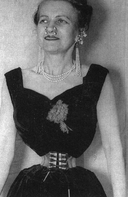 Emma Cowell Author #TheHouseintheOliveGrove on X: “@DivaHollywood: Ethel  Granger ~ The smallest waist in history! 13 inches   where does she keep all her innards?? / X