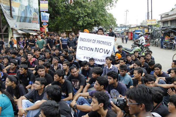 priyank_215's tweet photo. Peaceful Rally in support of IIT Dhanbad 
#abkibaarIITDhanbad @PMOIndia @narendramodi @smritiirani @AmitShahOffice http://t.co/iivlELZT8a