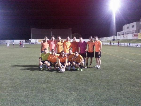 javilon88's tweet photo. buen equipete @oskaar_9  @10_paskual http://t.co/bRO6UTjp6t