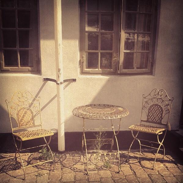 elivamp99's tweet photo. @earthposts 
 Teatime in Ærøskøbing, Ærø
★ ★ ★ ★ ★ http://t.co/8kxKA6qdDZ