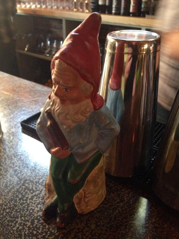 Having a #whiskey with @KlausGnome last night <a href="/MoxyNH/">Moxy</a>, Dude's got skillz &amp; @WarrenBobrow1 was no slouch either!