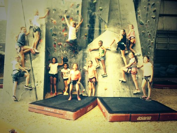 TeenaMahoney's tweet photo. Strong girls celebrating Amaya's 10th! http://t.co/ddKJhH10Mk