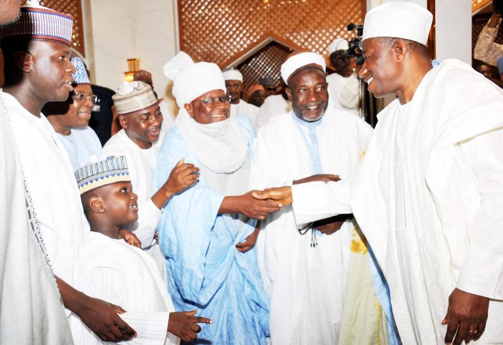 Goodluck Jonathan recieves muslim congregation to mark end of Eid el Fitri