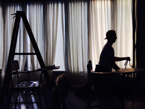 ZacharieReady's tweet image. #Gaffer @Mike_Jowett rigging a #KinoFlo for day 12 of the #ReignFeature. @KinoFloLighting #IndieFilm #Cinematography