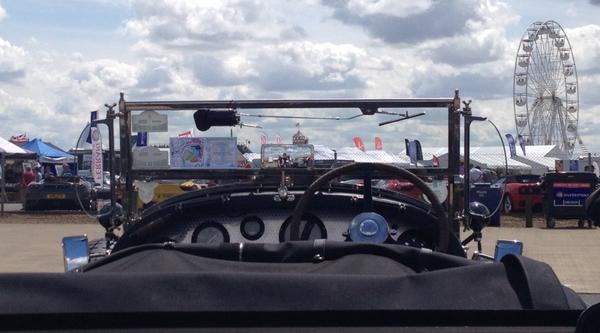wojtekkotowski's tweet photo. We are enjoying our day @Silverclassic #SilverstoneSelfie http://t.co/ONedOwNwMg