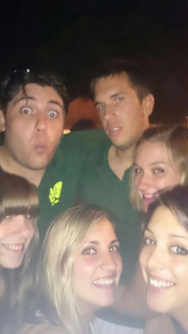 FichuDavid's tweet photo. Grandes fiestas con @jorgemartingar1 @juanansanse @rubia12390 la otra marta @Clariitaa67 #el5elemento. Graaaacias!! http://t.co/YHTukirAE4
