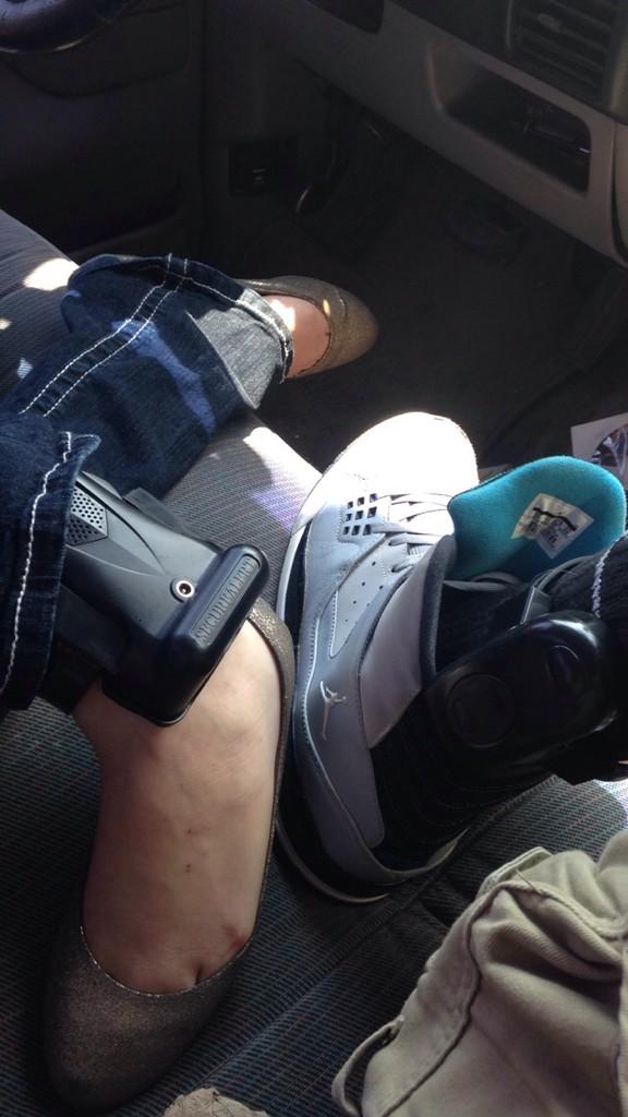 420mynigga's tweet photo. We both have ankle monitors. #sadbuttrue #boyfriend #whyimhardtolivewith #NoMoreTroubleForMe http://t.co/MnKhbNtLL2
