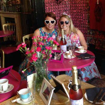 TheHenPlanner's tweet photo. Loving this gorgeous vintage hen party in Brighton http://t.co/MwpEiqgurj #henparty #brighton #vintage @DoilyDays http://t.co/wSUV3ZAzTH