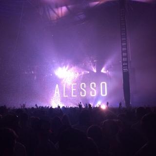 SMorgan082's tweet photo. @GlobalGathering @Alesso #SmashedIt :) http://t.co/atbLBwES70