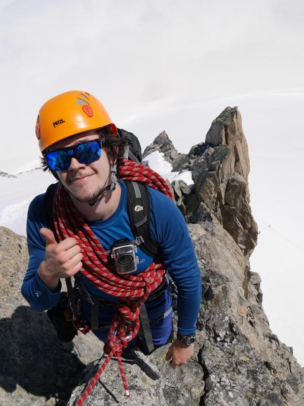 AlPineGuide's tweet photo. Alpine Essentials coaching up on the Grand Montets today - amazing cloud sea across the Mt Blanc range http://t.co/vB1L3GaZcn