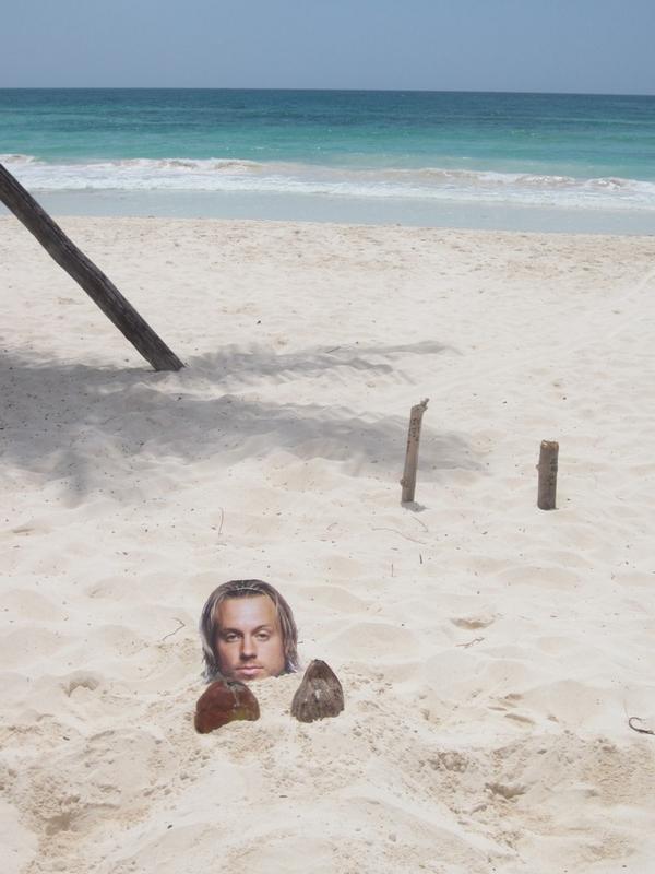 meredithott's tweet image. We went to Mexico and this happened... #harringtonphotobomb