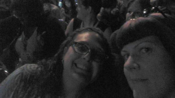 DJDarkAngelSD's tweet image. In the belly of the beast @HallHLine  @mishacollins  @jarpad  woot  3rd row