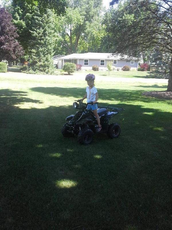 nickib_9's tweet image. 4 wheeling diva. "But Mom! Pink camo would look so much better on me." #neverpleased #pinkcamoiscuter