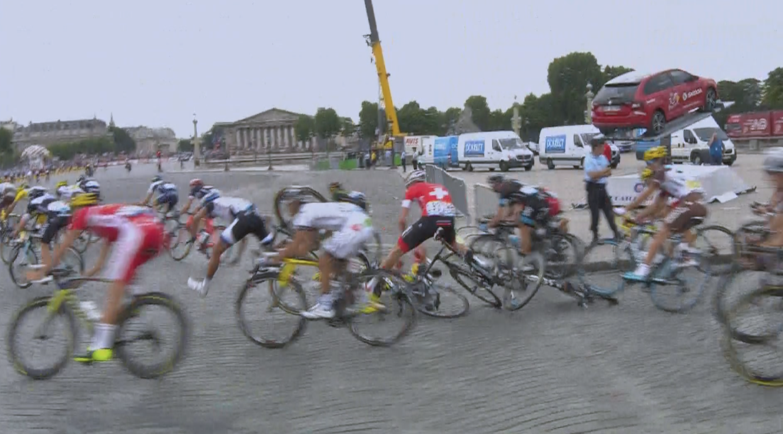 Le Tour de France on Twitter "La chute et les blessures... / The crash