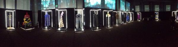 CourtneyPerdue1's tweet image. The amazing Cape/Cowl/Create exhibit at #ComicCon, it was pretty amazing! #ArkhamKnight #ComicCon2014