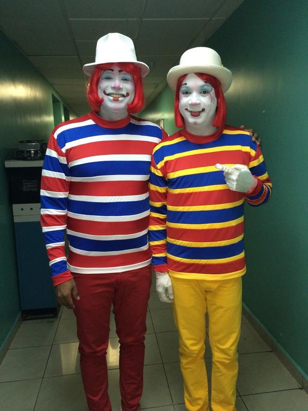 bolivarvalera's tweet photo. Lazos de amorrrrr... Hermanos separados al nacer @Kanquimania #kanquiboli http://t.co/KdhjBcoEVQ