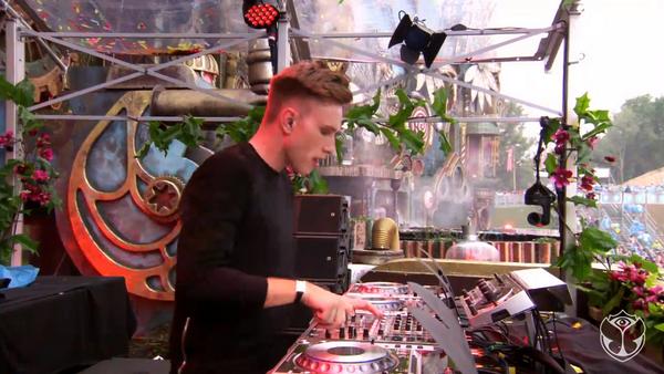 tomorrowland's tweet image. Now playing at Tomorrowland Radio: @nickyromero - tomorrowland.com