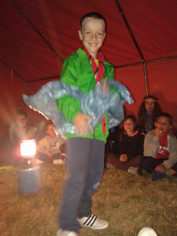 GSBCarmen's tweet photo. Estoy de campamento, Y LO SABES! #PREHISTORICUS2014 @GSAvalon http://t.co/VN04bEOttt