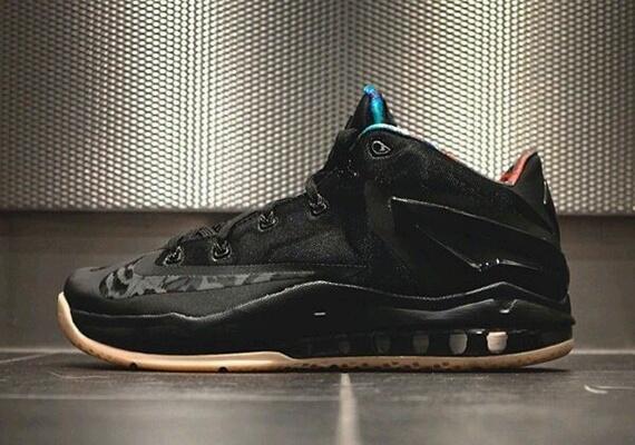 downingkid25's tweet photo. Nike Lebron 11 Low - Black Gum release on 07/31/2014 for $175 via http://t.co/ClpvpMq2Zd #KoFapp http://t.co/W4Eg9m66K0