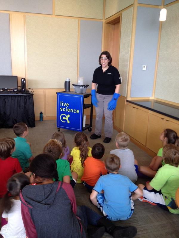 queenmotherblog's tweet image. The kids enjoying a live science demo @LibertySciCtr #SummerScienceFun #JerseyMoms