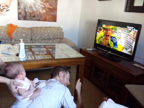 Frankoeman's tweet photo. #TourTVE pericooooo carlossssssss http://t.co/s8XNiikRvE