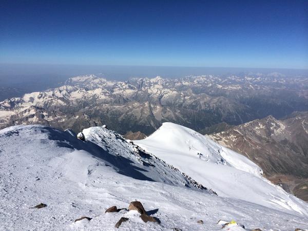 Martombike's tweet photo. Elbrus in Russia. Martombike team well done! http://t.co/URvKsjjm53