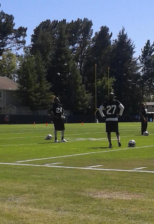 raidermatt916's tweet photo. #NFLTrainingCamp  #Raidernation #tuckrules @JustinTuck http://t.co/JRddvFHG5v