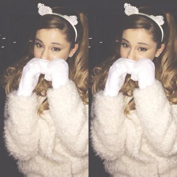 moonlightbbye's tweet photo. RT #MTVHottest Ariana Grande http://t.co/jG6X9RQHhW