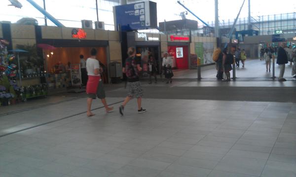 Barefeeter's tweet image. Utrecht Centraal Station today. No shoes needed - geen schoenen nodig!