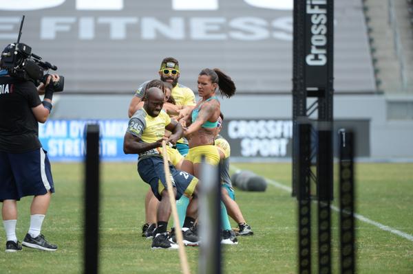 CrossFitGames's tweet image. @CrossFitDynamix is the only team to finish Worm Bob Final in Heat 1. They set the time to beat of 24:07.8.