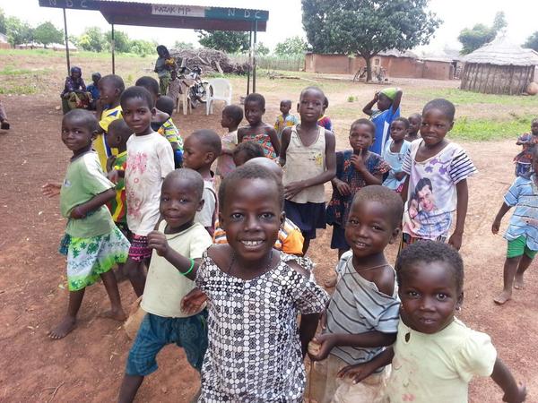 Children were very excited about us being there. A couple really enjoyed stroking our hair! #cloretotamale @Tzedek