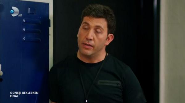 10 yıl sonra Cihan hoca hala taş gibi :)) #zeykermutluson #güneşibeklerken şarap misali :)