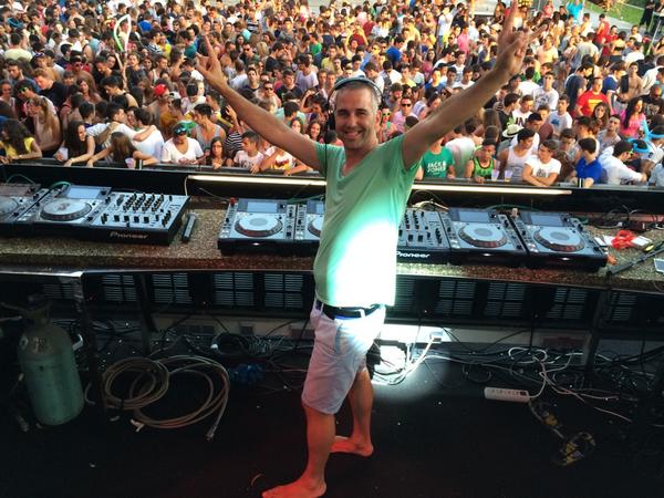 20.50 y <a href="/savalldj/">salvador savall</a> tiene <a href="/falkatagandia/">Falkata Oficial</a> patas arriba!!!! Ufff <a href="/MarienBaker/">Marien Baker</a> <a href="/nervomusic/">NERVO</a> <a href="/luislopezwdm/">Luis López</a>