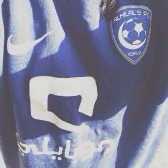atheeer_98's tweet photo. انت السماء والهوُا وكل العيون اللي تمرّني انت ؟ وطن ولين اليوم عجزت لغيرك انتمي 💙#الهلال #هلالي_منت_واصلني http://t.co/JM4SoNifck