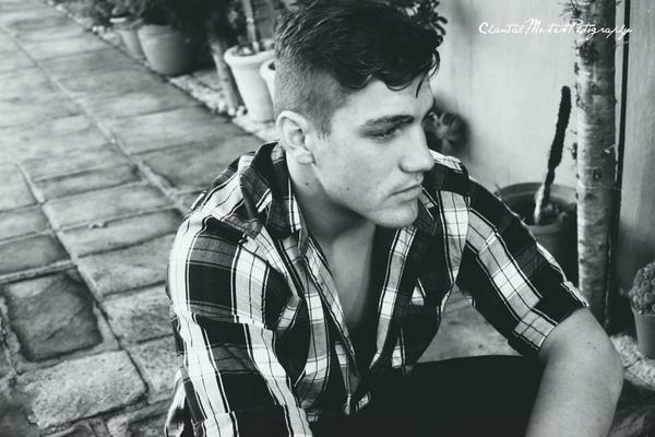 C h a n t a l☂ tweet media