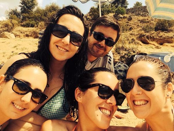 miriam84_mimi's tweet photo. Domingo perfecto con @sienes_ @VegaPeke @3Claudiia3 @pikurukuku y pizca,cuando repetimos?? http://t.co/G1aFwrCfHo