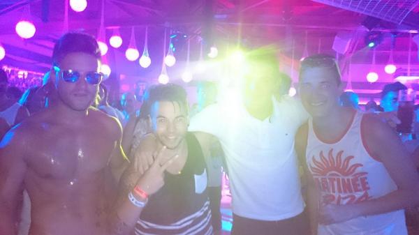 JuanAndres90's tweet photo. Es la luz que nos ilumina @92_josedavid,  grande!!! @Garciia1992 y el ritmo @Josevera89 http://t.co/E6aiIaVEJt