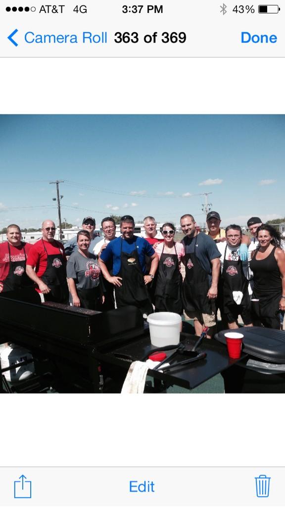 HuntleyGridIron's tweet photo. Here's our volunteers cooking up KOSTAS burgers and hotdogs! Thank u Kostas!! http://t.co/aQywkvrmbq