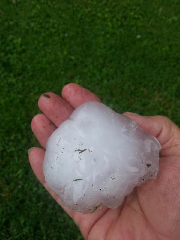 arwoody's tweet image. Terrible storm in #SWVA. Really big hail! #WCYB