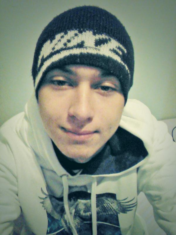Guii9067's tweet photo. Com zoio tipo um japonês. Oriente http://t.co/QxtjkzlkJP