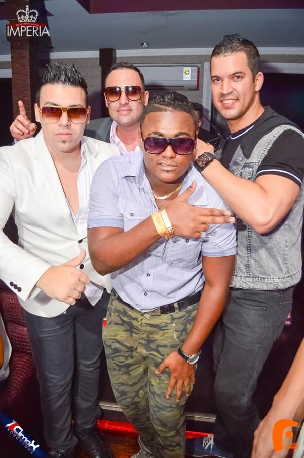yasma23's tweet photo. La comandancia climax promotions desde imperia miami disco los espero todos los sabados hay!! http://t.co/PaJvfmsbH1