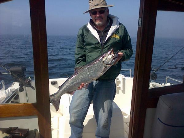 GillisRobb's tweet photo. Sooke fishing is awesome this one was bug but my brother in law topped it today when were out. http://t.co/s4ux5D7WQ7