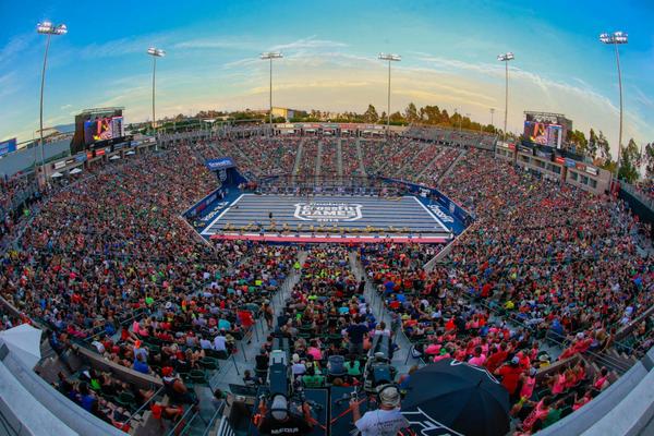StubHub Center on Twitter: "Amazing crowd at #StubHubCenter for ... StubHub Center on Twitter: "Amazing crowd at #StubHubCenter for ...