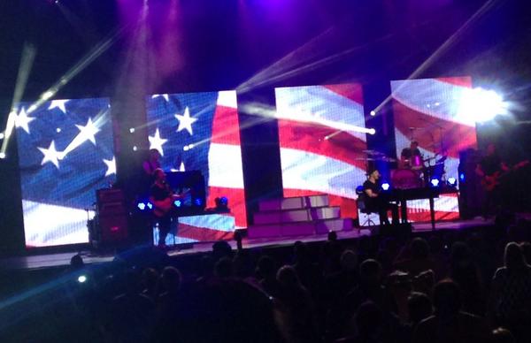justkris1117's tweet photo. @tunespeak Thank you for the amazing concert tickets and Meet and Greet with @GavinDeGraw It was fantastic!! http://t.co/pGAFhqDmIt